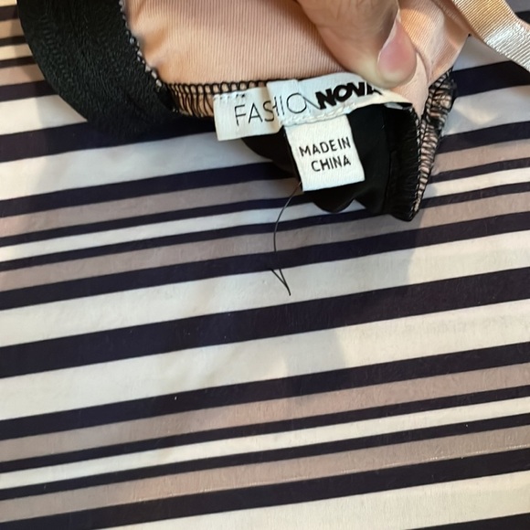 Rose gold romper|good condition| Size XS - Picture 3 of 3